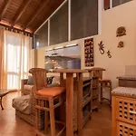 Esmeralda Villa