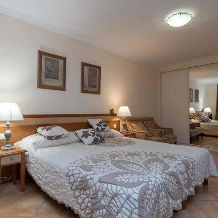 Esmeralda Villa *