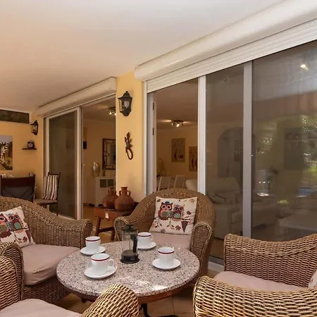 Esmeralda 洛斯克里斯蒂亚诺斯