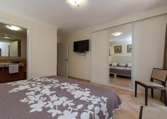 Esmeralda 로스크리스티아노스