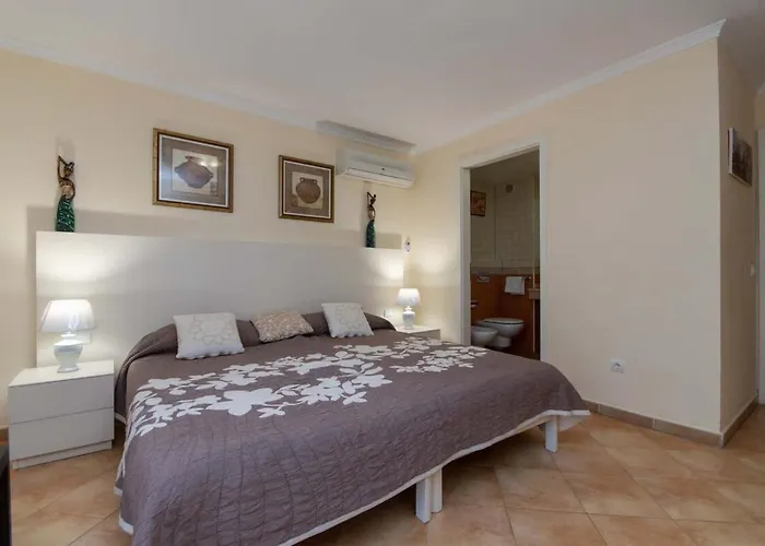 Esmeralda * 로스크리스티아노스